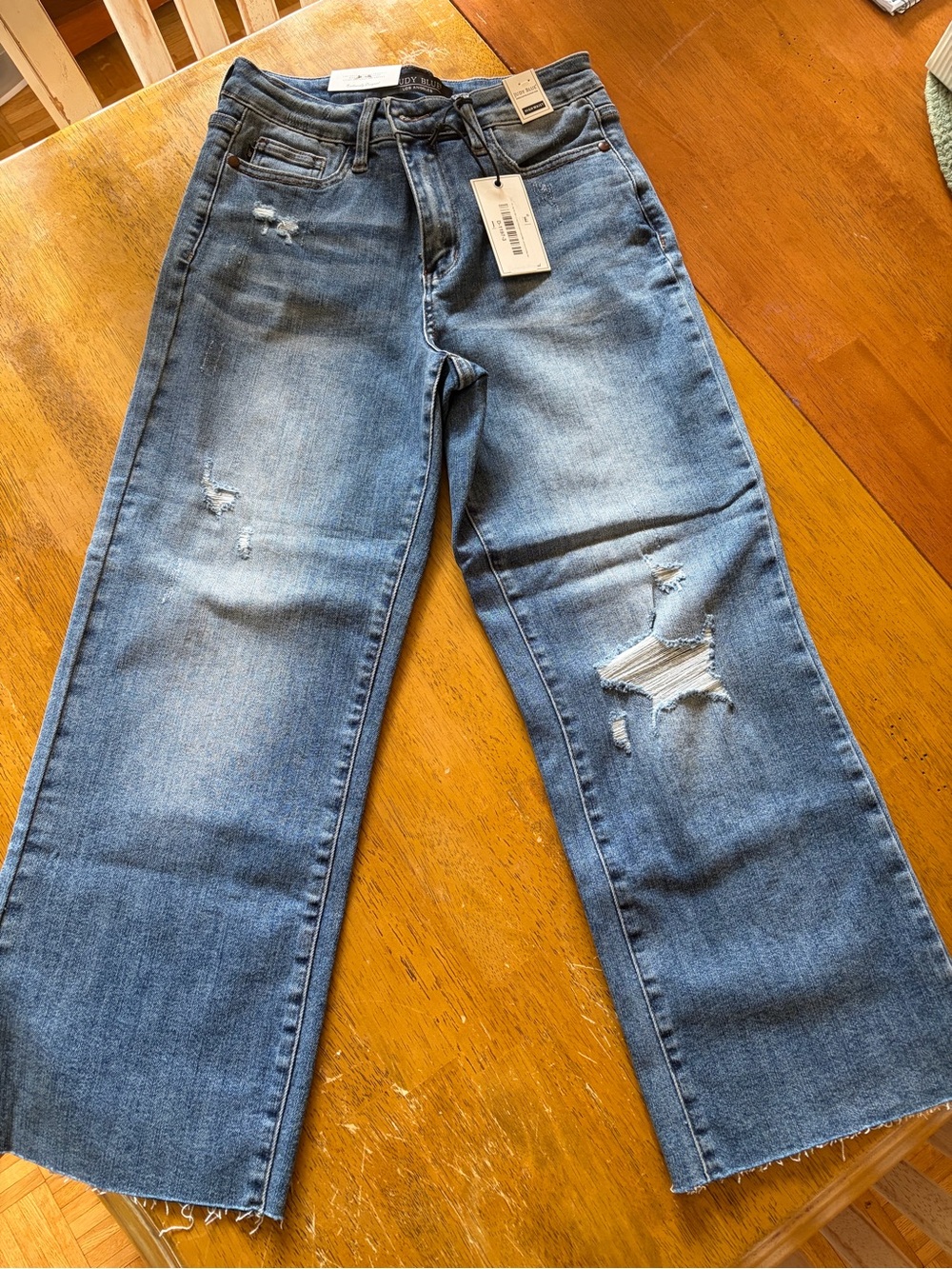 Judy Blue NWT High Waist Wide Crop Distressed Jeans 3/26